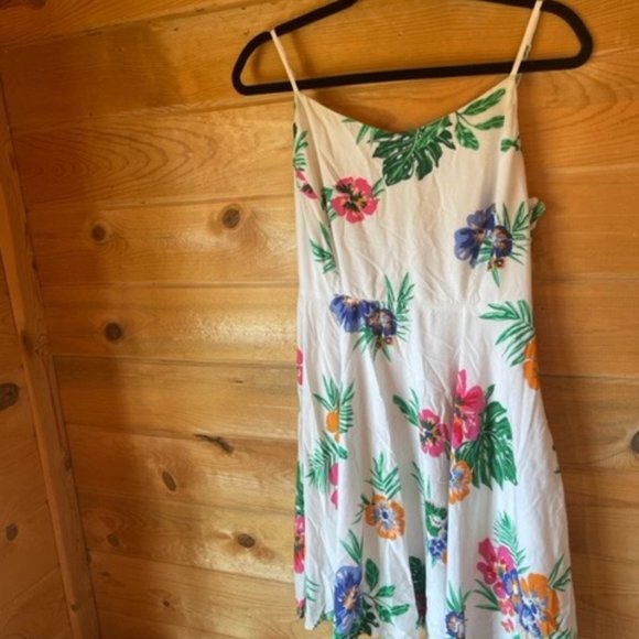 Women's White Dress with colorful Flowers Old Navy - Picture 2 of 4